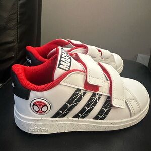 Adidas NEW Kids White and Red Spider-Man Sneakers